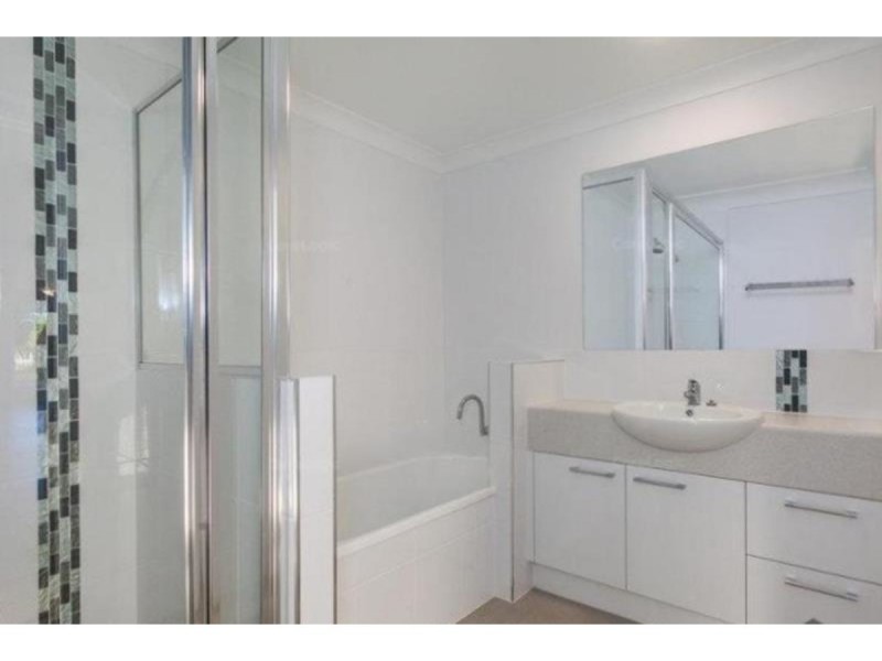 98 Leamington Street, Berserker QLD 4701